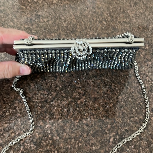 JOHANN BECKER GERMANY LADIES SILVER CRYSTAL CLUTCH CHAIN BAG-GORGEOUS